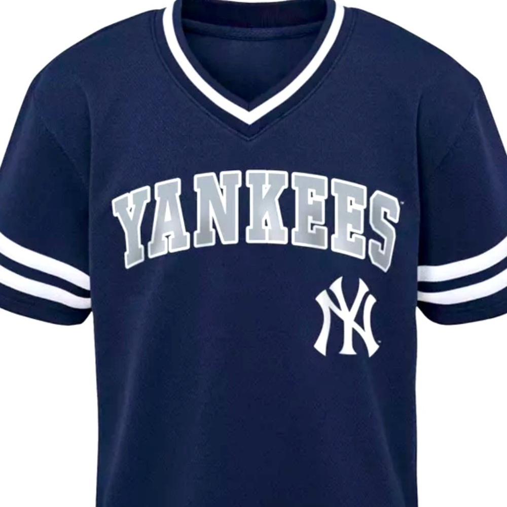 General Merchandise Yankees Pullover MLB Jersey
 Navy Blue White shirt New Large